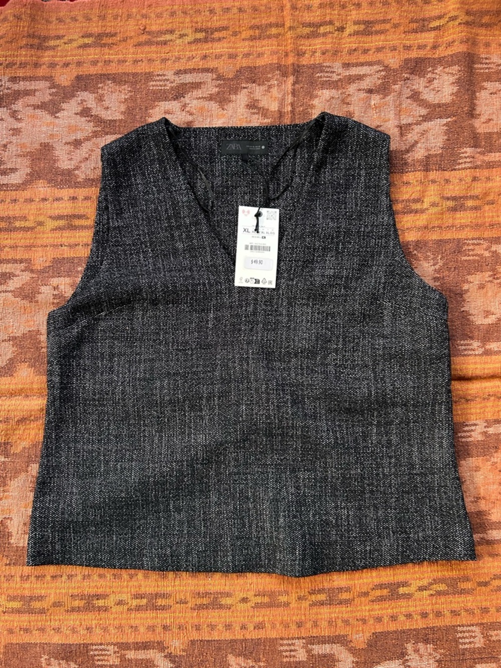 Zara Black Textured V-Neck Sleeveless Tank Top